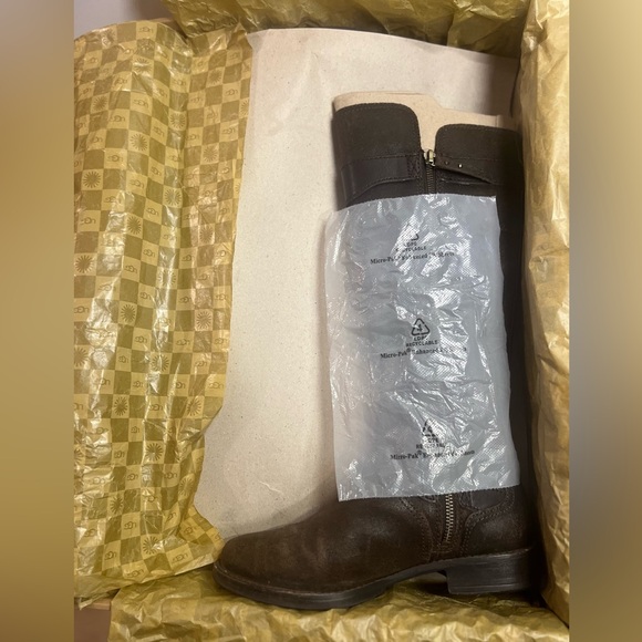 UGG Australia Dayle Riding Boots Women’s - Picture 7 of 7